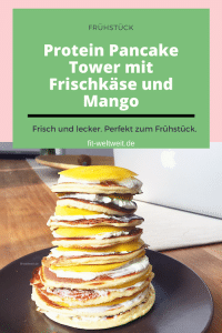 Protein Pancake Tower mit Frischkäse und Mango