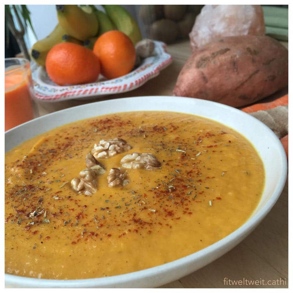 Süßkartoffelsuppe: Vegane Suppe aus Karotten, Kokos & Süßkartoffeln - 21 Tage Stoffwechelkur