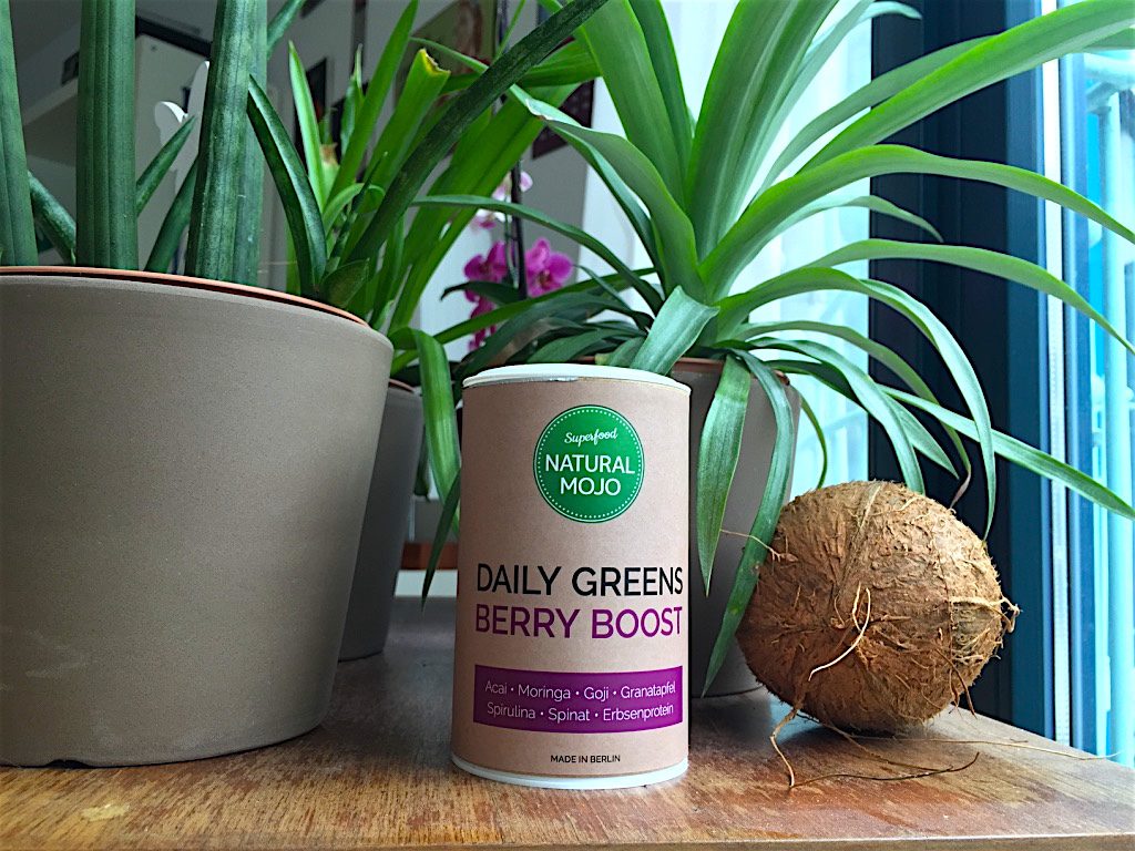 Berry Boost Natural Mojo Daily Greens Pulver Erfahrung natürliche Zutaten