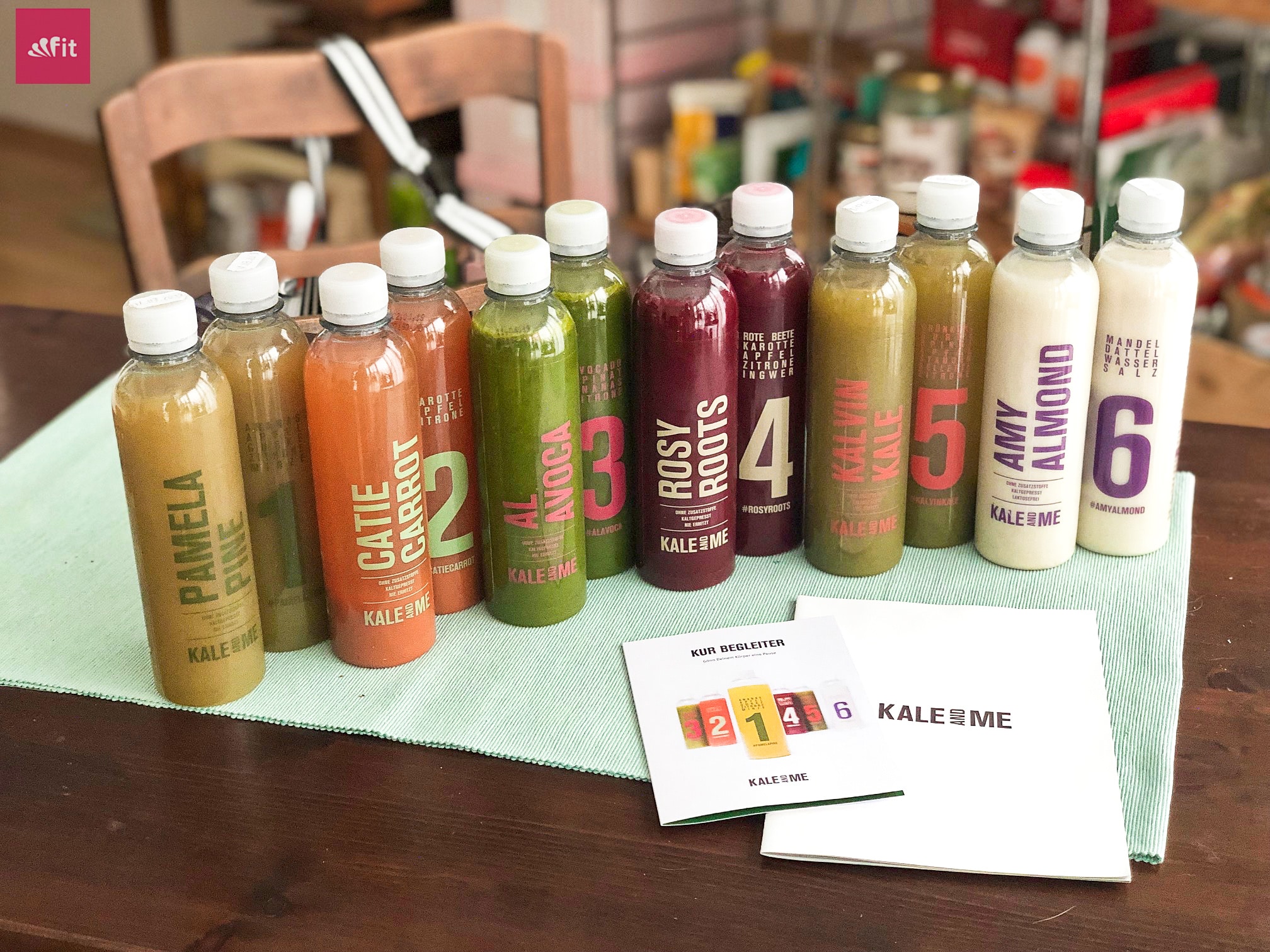 3 Safttage mit der Kur von Kale and Me, Ich habe das Experiment gewagt und dazu einen entspannenden Spa Day mit Hello Body. Wie es lief, erfährst du unten: Mein gesamter Alltag der 3 Tage, ich war zuhause und unterwegs bei Terminen und auf Events. Wird man von der #Saftkur satt? Kann man abnehmen? Schmecken die Säfte? Was kann man dazu essen? Wie fühlt man sich bei der Saftkur? Saftkur vorbereiten? Entlastungstage und danach... alles auf dem Blog!