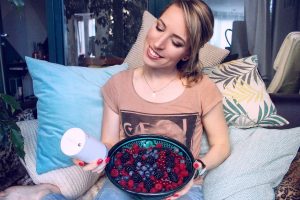 Fahle Haut, Müdigkeit, Depressionen was tun? Alles über Vitamin b 12. Wirkung: Wie wirkt es in unserem Körper? Tagesbedarf: Wie viel Vitamin B 12 solltest du pro Tag zu dir nehmen? Überdosierung: Gibt es Nebenwirkungen? Symptome: Mangel erkenen? Ursachen: Welche Empfehlungen gibt es, um auch präventiv zu handeln - gerade, wenn noch kein Mangel besteht. #vitaminb12 #tabletten #nahrungsergänzung #vitalstoffe #depressiv #Müdigkeit 10% Rabatt bei Liebscher & Bracht mit „L&B-fitweltweit“ (Werbung)