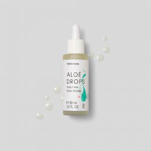 #Haut #Hautpflege #HelloBody #Gesicht Hello Body ALOÉ DROPS Daily Face Glow Booster (Werbung) sprechen, wie du sie anwendest und wie sie wirken. Die Inhaltsstoffe haben ja extrem wirkungsvolle Eigenschaften, besonders wenn du mit sehr trockener Haut, Narben, Altersflecken oder anderen Hautproblemen zu kämpfen hast, die deine Haut müde und fahl aussehen lassen. So sieht auch dein #MAKEUP wieder frisch und gleichmäßig aus. (30% Rabatt auf alle Hello Body Sets mit dem Code "cathiset")