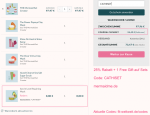 Mermaid+Me Instagram Code: 40% Rabatt auf Sets + 1 Free Gift mit dem Code "cathi40". Gilt für fertige Sets oder auch den neuen Set-Creator, mit dem du ab 2 Produkte 14%, ab 3 Produkte 28% und ab 4 Produkte sogar 30% Extra-Rabatt bekommst. Also im Gesamten circa 50% Rabat + 1 Free Gift.