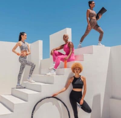 Oceans Apart Your Way Freya Set Pants und Zebra Serina Set Hadley Sohena Sets Gewichte Yoga Matte trinkflasche und Hula Hoop Reifen