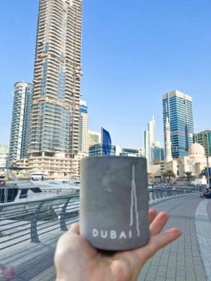 Duftkerze AVA&MAY DUBAI aus Beton Betonkerze Erfahrungen Patchuli Pfingsrose Pfirsich