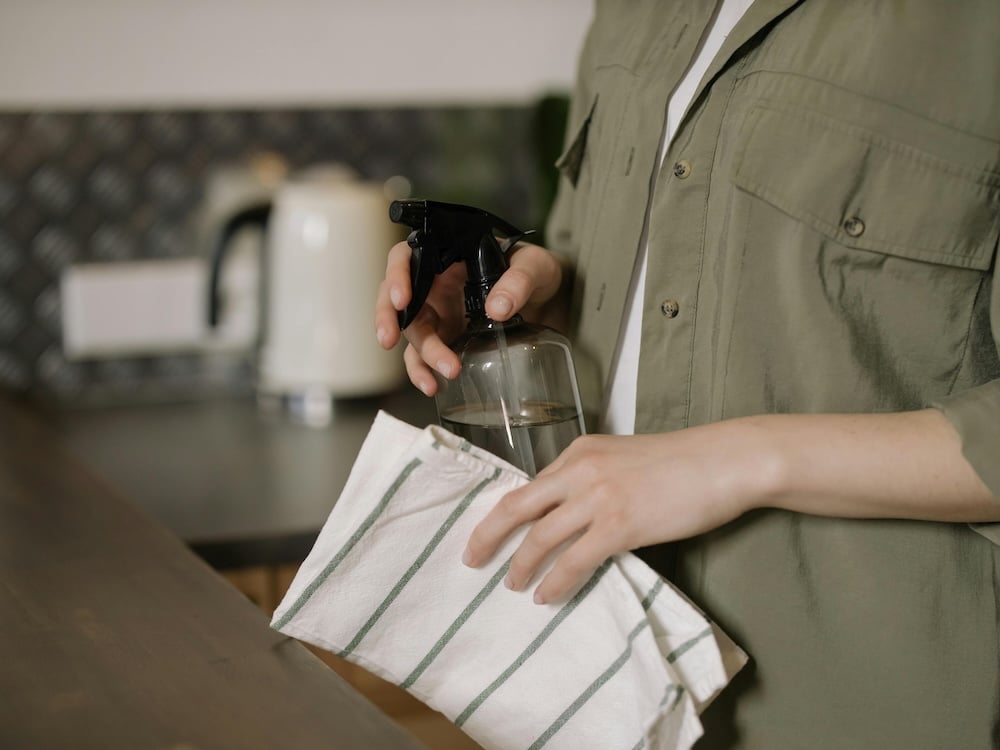 Hitzeschutzspray zum Putzen verwenden Recyling